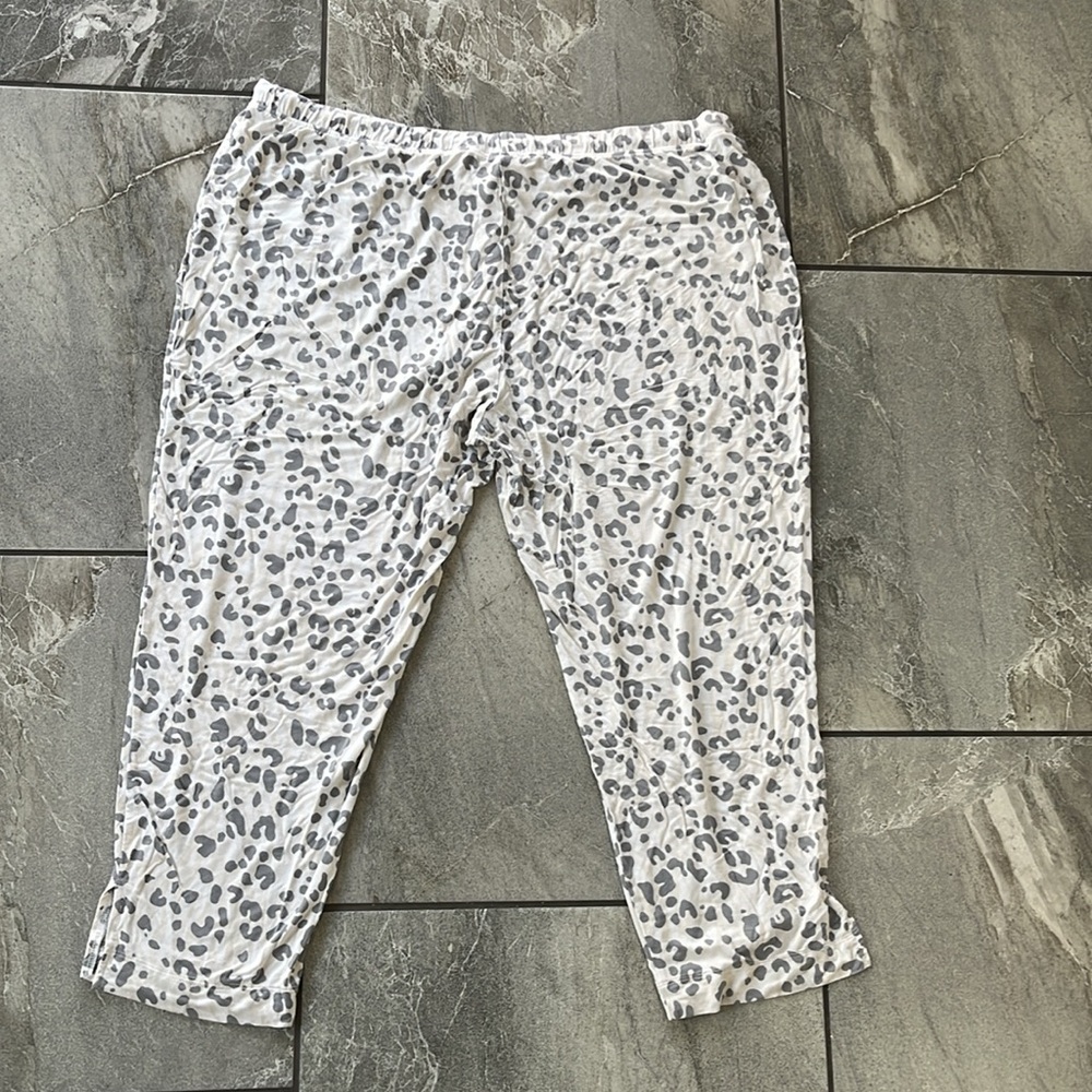 Soma Gray Leopard Print Pajama Set - Picture 5 of 9